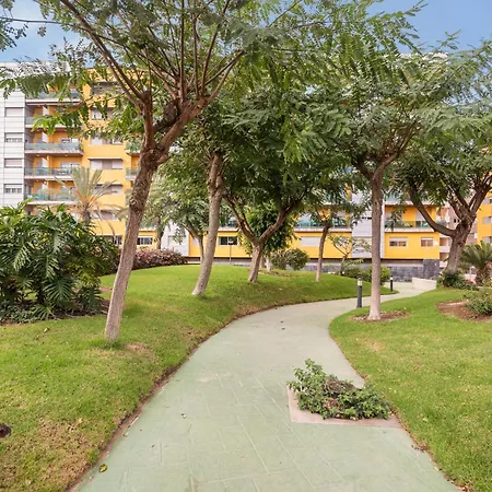 Home2book Urban Retreat & Shared Pool Palmas Apartment *